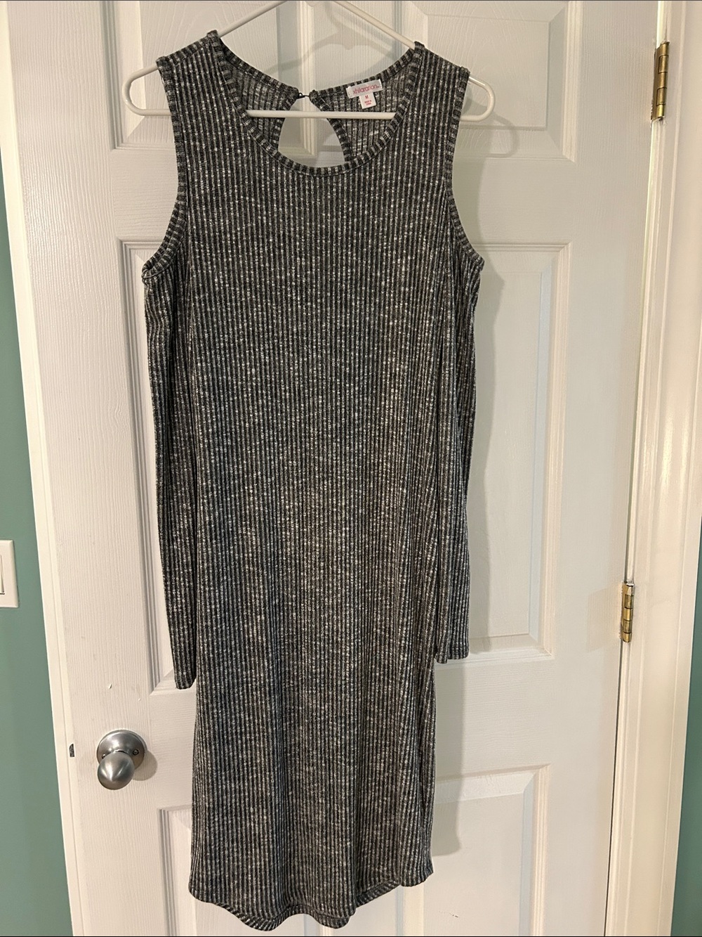 Xhilaration Black and Gray Ribbed Cold-Shoulder Long Sleeve Dress